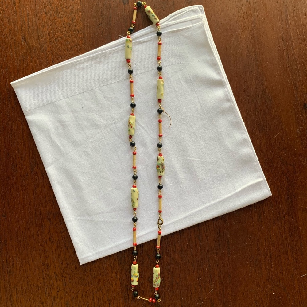 Vintage 30s beaded necklace